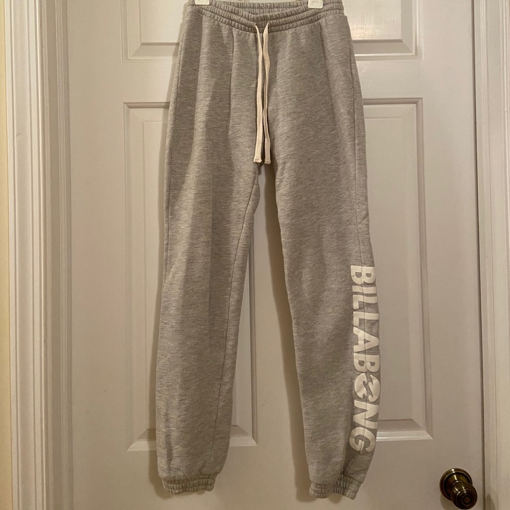 BILLABONG - like new sweatpants!!